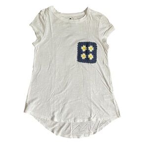 Cupio White Tee with Blue Floral Crocheted Pocket US S